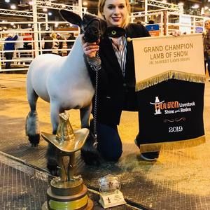 Meet your Posher, Leslie